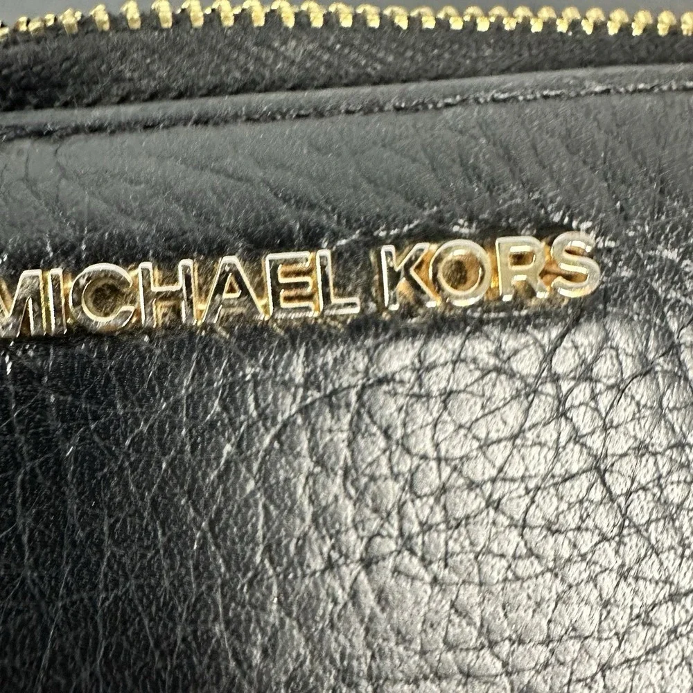 Michael Kors VGT Wallet Ladies Black Textured Leather Gold Tone all Around Zip‎